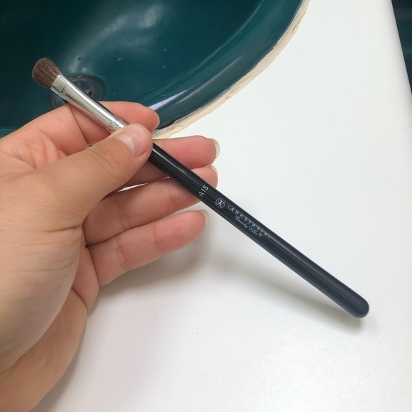 Anastasia Beverly Hills Other - NEW ANASTASIA BEVERLY HILLS ALL OVER SHADOW BRUSH